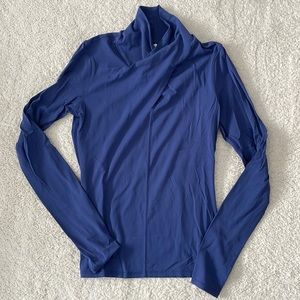 Lululemon twist neck top. Size 4.